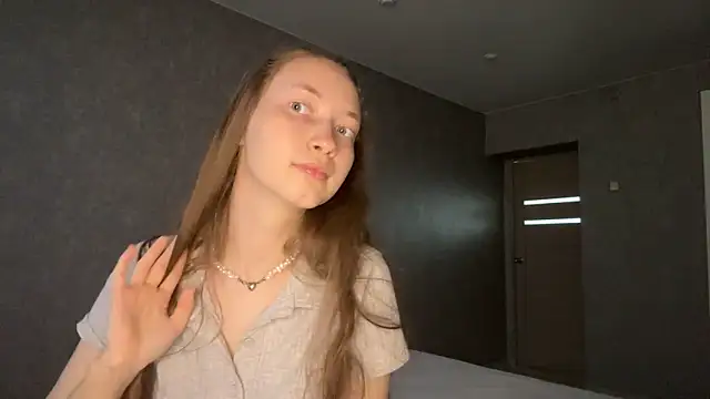 Emily Mur  online show from 18, 5, 2026