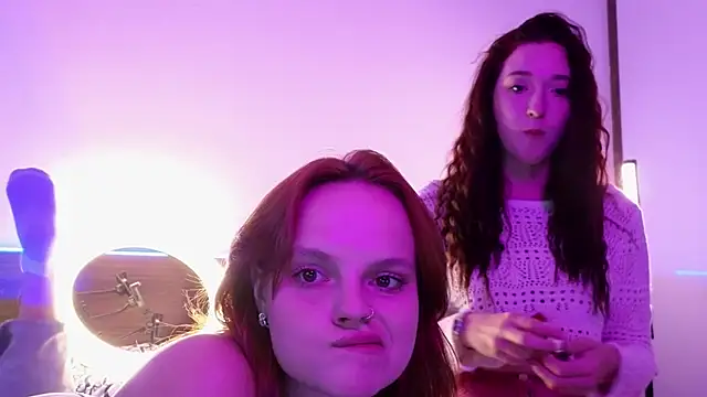 MoonkissGirls online show from 19, 6, 2026