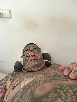 Snapshot of albertogg12 chatting on 12, 7, 2026 albertogg12 online show from 12, 7, 2026