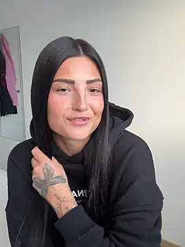 leaascorpioo online show from 18, 5, 2026