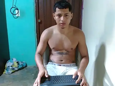 Snapshot of Lil_condor_baby chatting on 24, 5, 2026 Lil condor baby online show from 24, 5, 2026