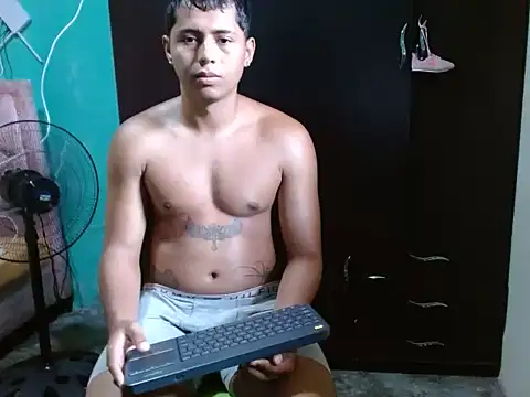 Snapshot of Lil_condor_baby chatting on 27, 6, 2026 Lil condor baby online show from 27, 6, 2026