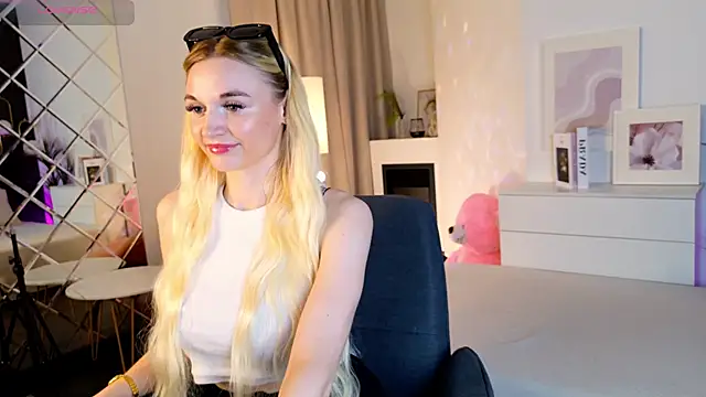 Mila  Lux online show from 2, 6, 2026