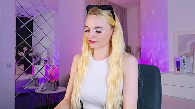 Mila  Lux online show from 29, 5, 2026