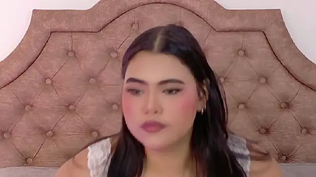 SophiaCollinss online show from 17, 6, 2026