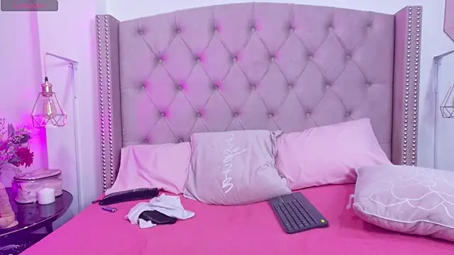 Snapshot of lolii_milk chatting on 29, 5, 2026 lolii milk online show from 29, 5, 2026