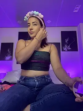 Bella-Saint online show from 30, 6, 2026