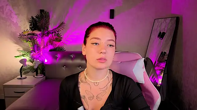 Snapshot of Nikki_Gringer chatting on 19, 6, 2026 Nikki Gringer online show from 19, 6, 2026
