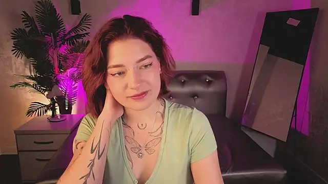 Snapshot of Nikki_Gringer chatting on 5, 6, 2026 Nikki Gringer online show from 5, 6, 2026