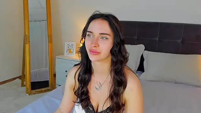 KellyWhites online show from 5, 6, 2026