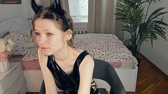 EstellaZion online show from 14, 6, 2026