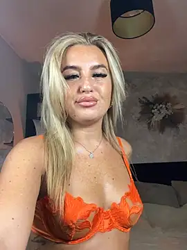 CharlottemilfUKx online show from 15, 6, 2026