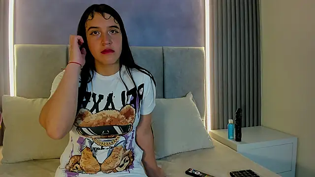 Abigail Aura online show from 25, 5, 2026