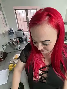 Snapshot of littleEve chatting on 11, 9, 2025 littleEve online show from 11, 9, 2025