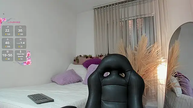 Charlotte pleasure online show from 23, 5, 2026