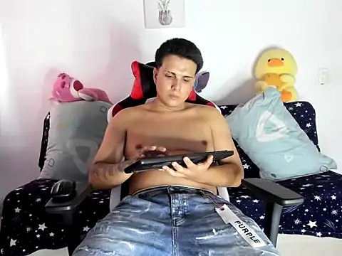 Snapshot of alexerdiego chatting on 18, 6, 2026 alexerdiego online show from 18, 6, 2026