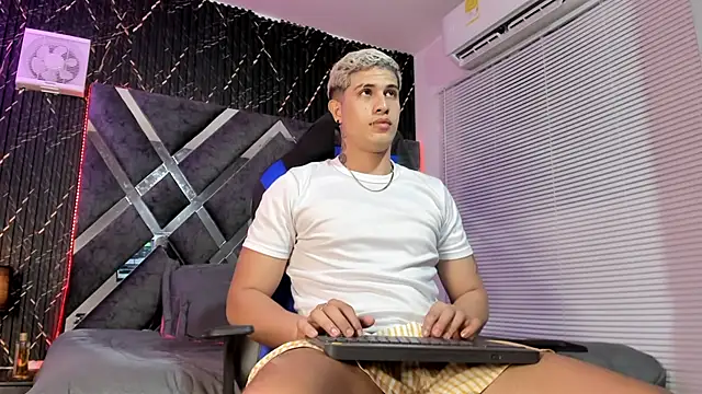 Snapshot of dominic_connor chatting on 1, 6, 2026 dominic connor online show from 1, 6, 2026