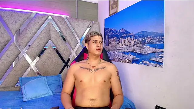 Snapshot of dominic_connor chatting on 7, 6, 2026 dominic connor online show from 7, 6, 2026