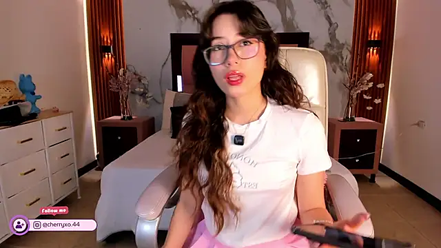 Snapshot of Cherryblossom18_ chatting on 3, 6, 2026 Cherryblossom18 online show from 3, 6, 2026