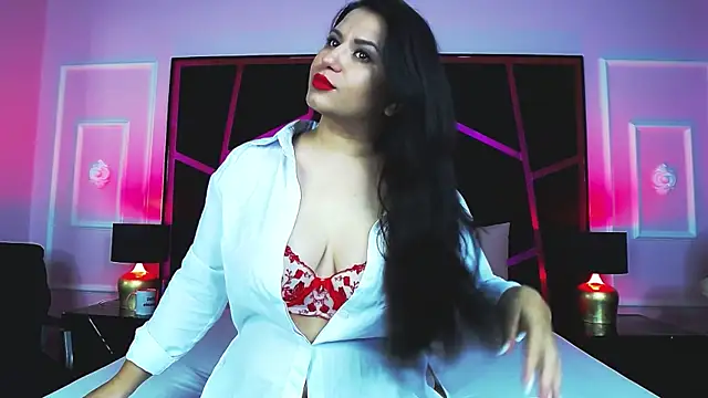 EssenaMonroe online show from 27, 6, 2026