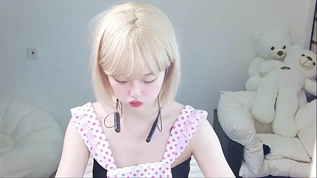 Evil-Bunny007 online show from 2, 6, 2026