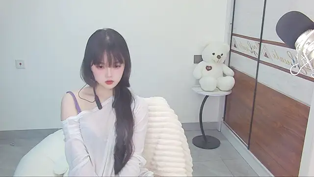 Evil-Bunny007 online show from 16, 5, 2026