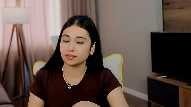 honeylanaa online show from 4, 6, 2026