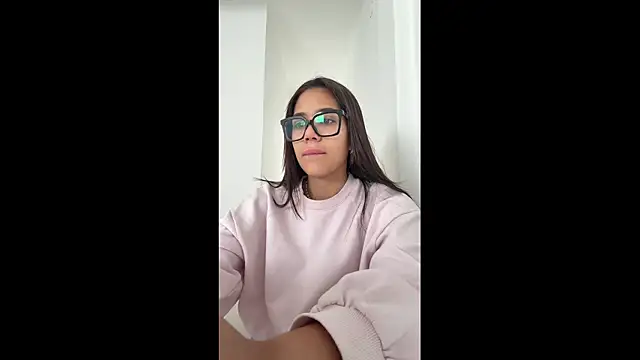 Snapshot of QueeNataly chatting on 18, 5, 2026 QueeNataly online show from 18, 5, 2026