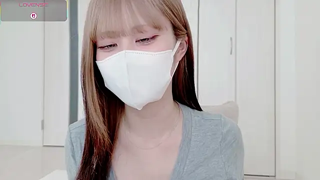 Snapshot of mia-chan3 chatting on 8, 7, 2026 mia-chan3 online show from 8, 7, 2026
