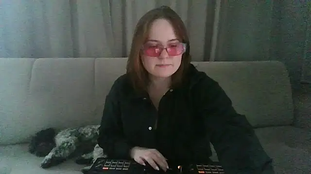 Joan Taylor1 online show from 26, 5, 2026