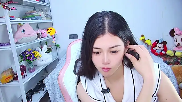 QinQin-888 online show from 15, 6, 2026