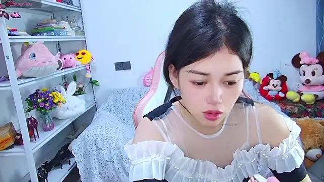 QinQin-888 online show from 17, 6, 2026