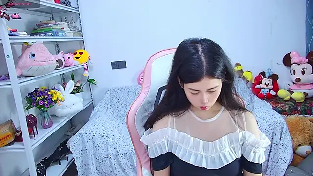 QinQin-888 online show from 17, 6, 2026