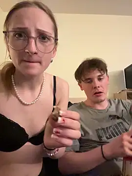 LauraundSteve  online show from 26, 5, 2026