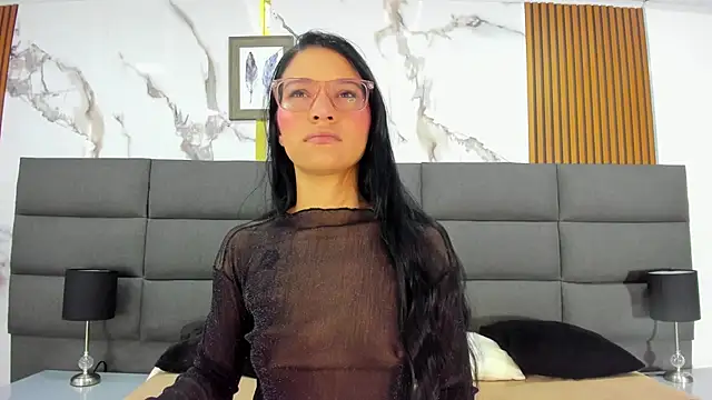 SophiieCalloway1 online show from 3, 6, 2026