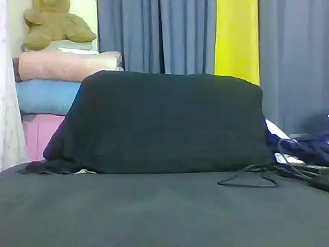 Snapshot of petite_hottie chatting on 18, 6, 2026 petite hottie online show from 18, 6, 2026