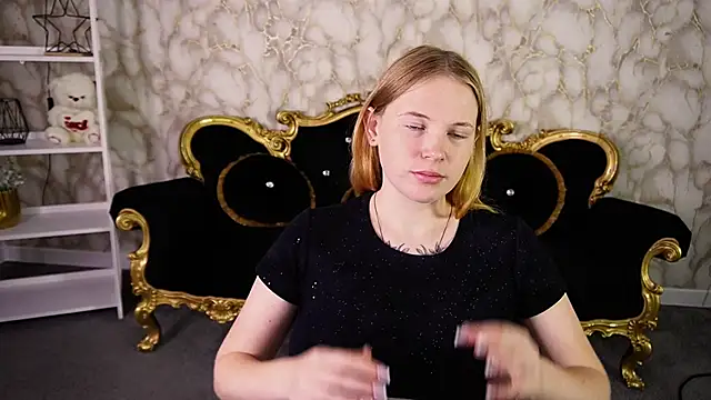 NikkyReyyy online show from 30, 6, 2026