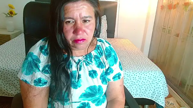 evelin 12  online show from 14, 5, 2026
