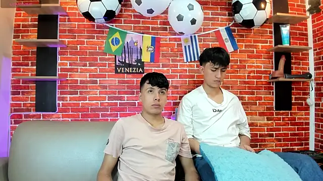 Hoot boyss  online show from 30, 6, 2026