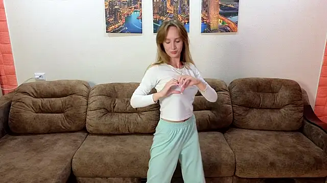 DelinaVV online show from 8, 7, 2026