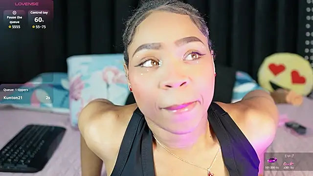 Snapshot of thinsamathagirl chatting on 26, 5, 2026 thinsamathagirl online show from 26, 5, 2026