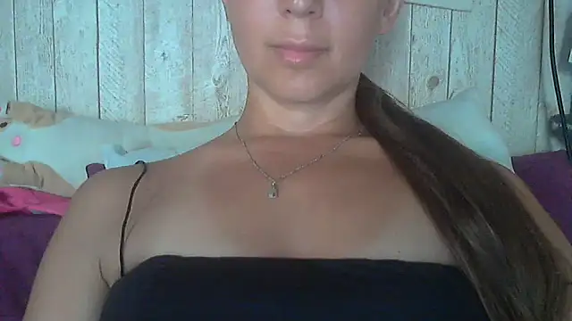 Snapshot of Bella--White chatting on 18, 6, 2026 Bella--White online show from 18, 6, 2026