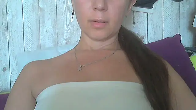 Snapshot of Bella--White chatting on 5, 6, 2026 Bella--White online show from 5, 6, 2026