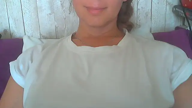 Snapshot of Bella--White chatting on 9, 6, 2026 Bella--White online show from 9, 6, 2026