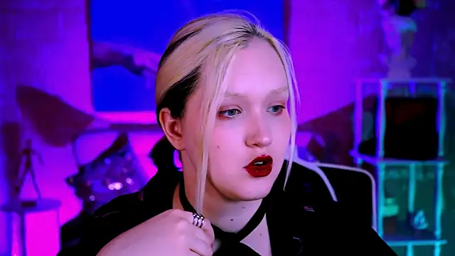 ViolettWoods online show from 25, 6, 2026