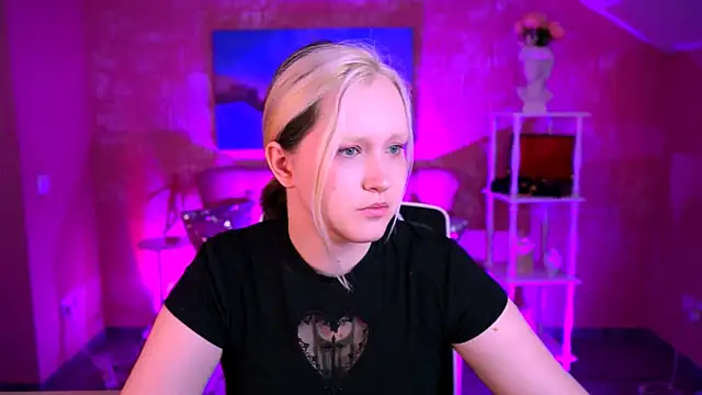 ViolettWoods online show from 10, 6, 2026
