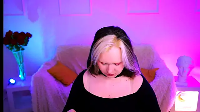 ViolettWoods online show from 5, 6, 2026