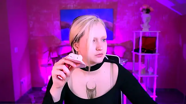 ViolettWoods online show from 11, 6, 2026