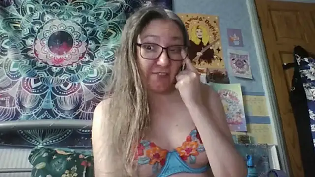 Izzylove47 online show from 10, 6, 2026