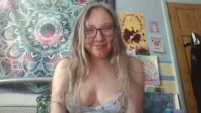 Izzylove47 online show from 22, 5, 2026
